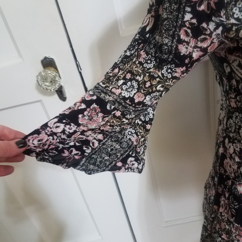FLORAL TOP. - Picture 4 of 5